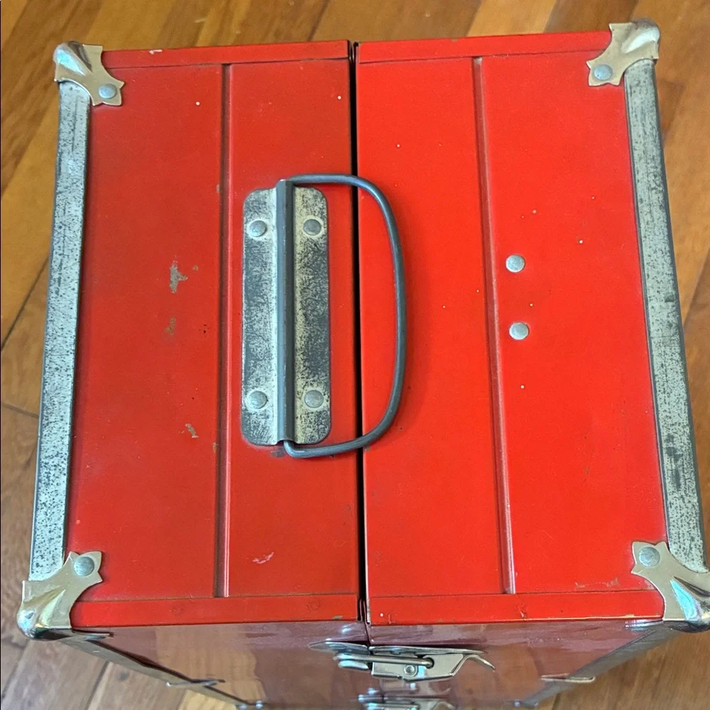 Braniff Airways Red Metal Box - Picture 3 of 6